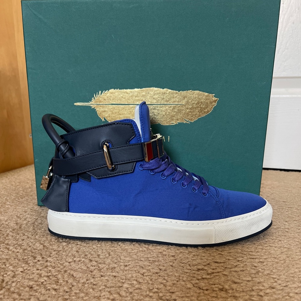 Pre-owned in like new condition.  100MM Fabric Buschemi high-top sneakers